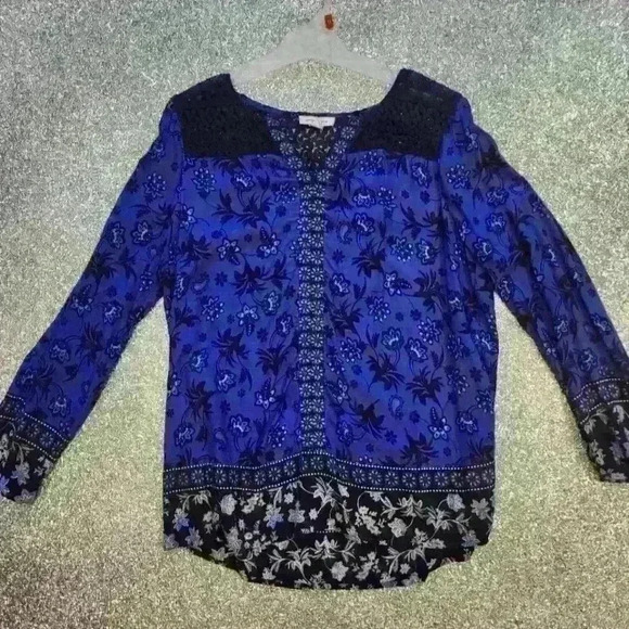 Women's light weight paisley  long sleeve top - Picture 1 of 6